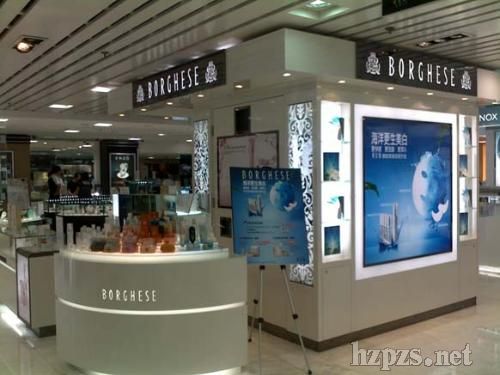 女子三千元买贝佳斯化妆品 致过敏专柜不退货