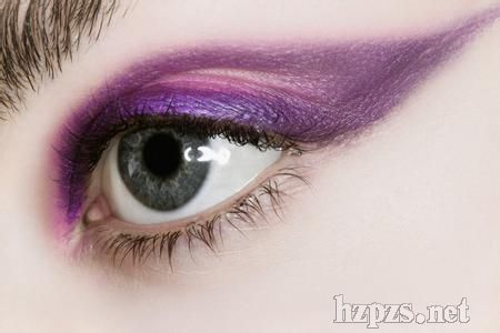 十元买支眼影化妆双眼皮肿成单眼皮?-中国化妆