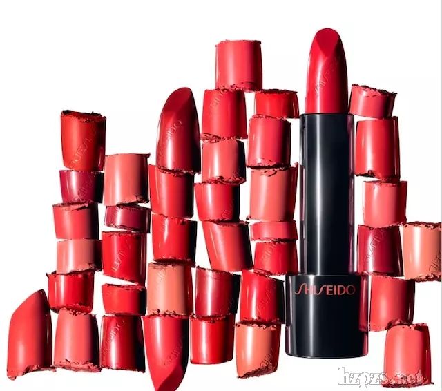 为什么女人永远在买口红,而且总是执迷于各种红色?