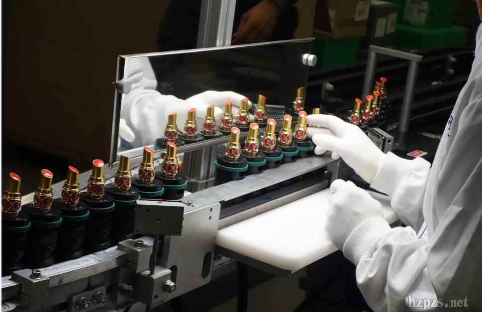 走进欧莱雅研发中心和工厂 了解圣罗兰美妆,人造皮肤.